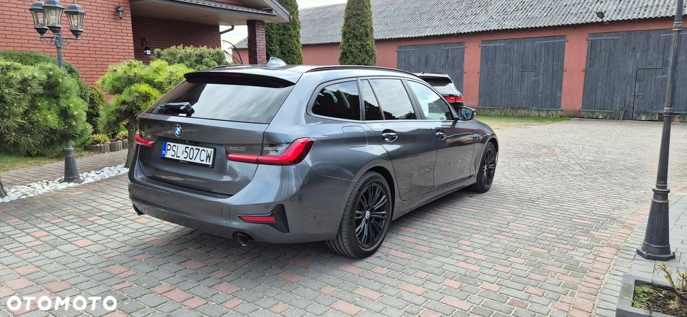 BMW Seria 3 320d xDrive Edition M Sport Shadow - 5