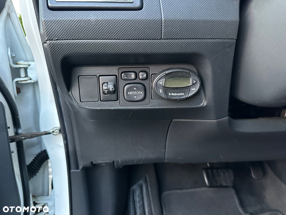 Toyota Auris Hybrid 135 Prestige - 28