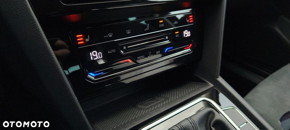 Volkswagen Passat - 31