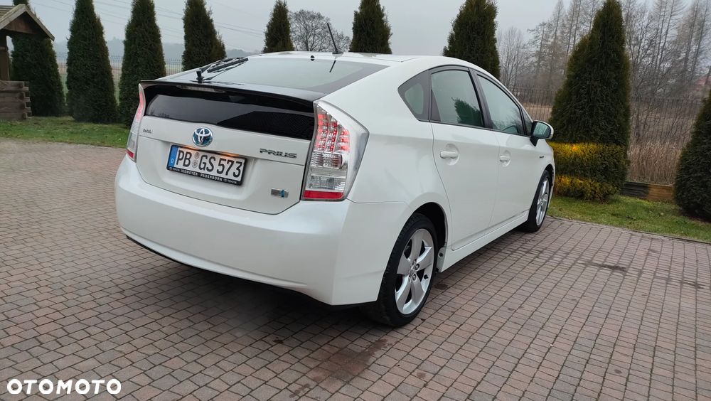 Toyota Prius (Hybrid) Comfort - 12