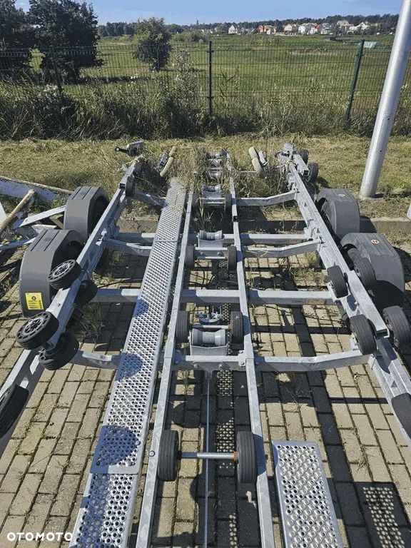 Lorries PP35 8825 - 3