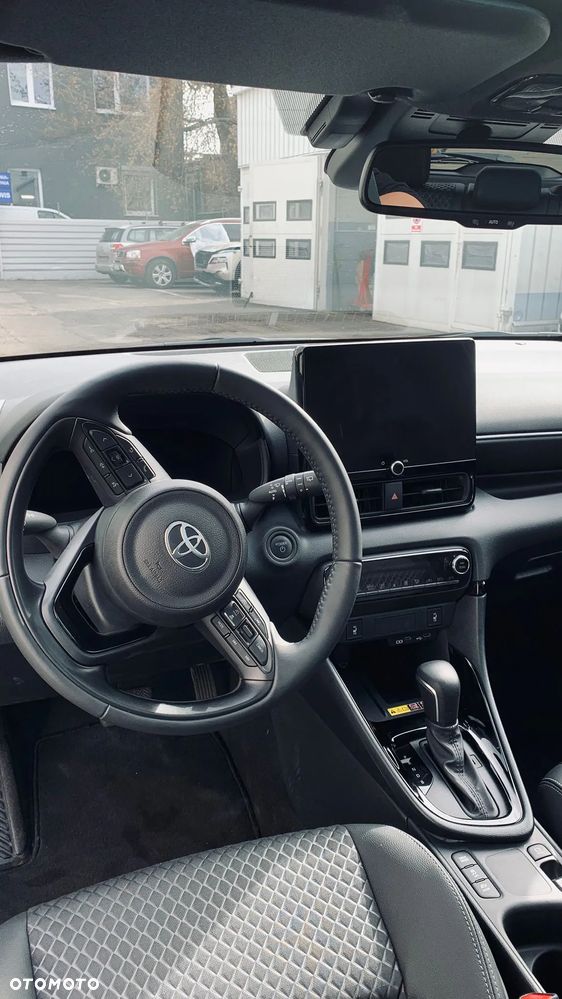 Toyota Yaris Hybrid 1.5 Executive - 14