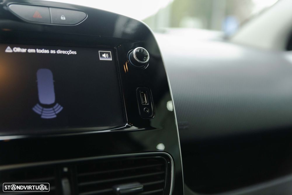 Renault Clio 0.9 TCe Limited Bi-Fuel - 26