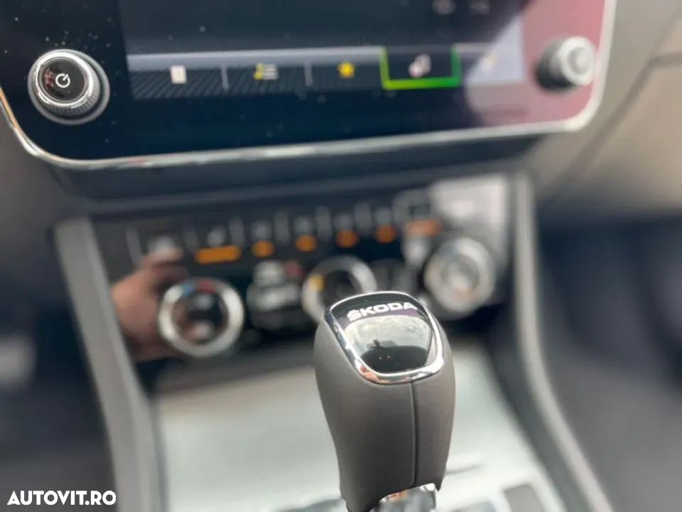 Skoda Superb 1.5 TSI DSG Ambition - 8