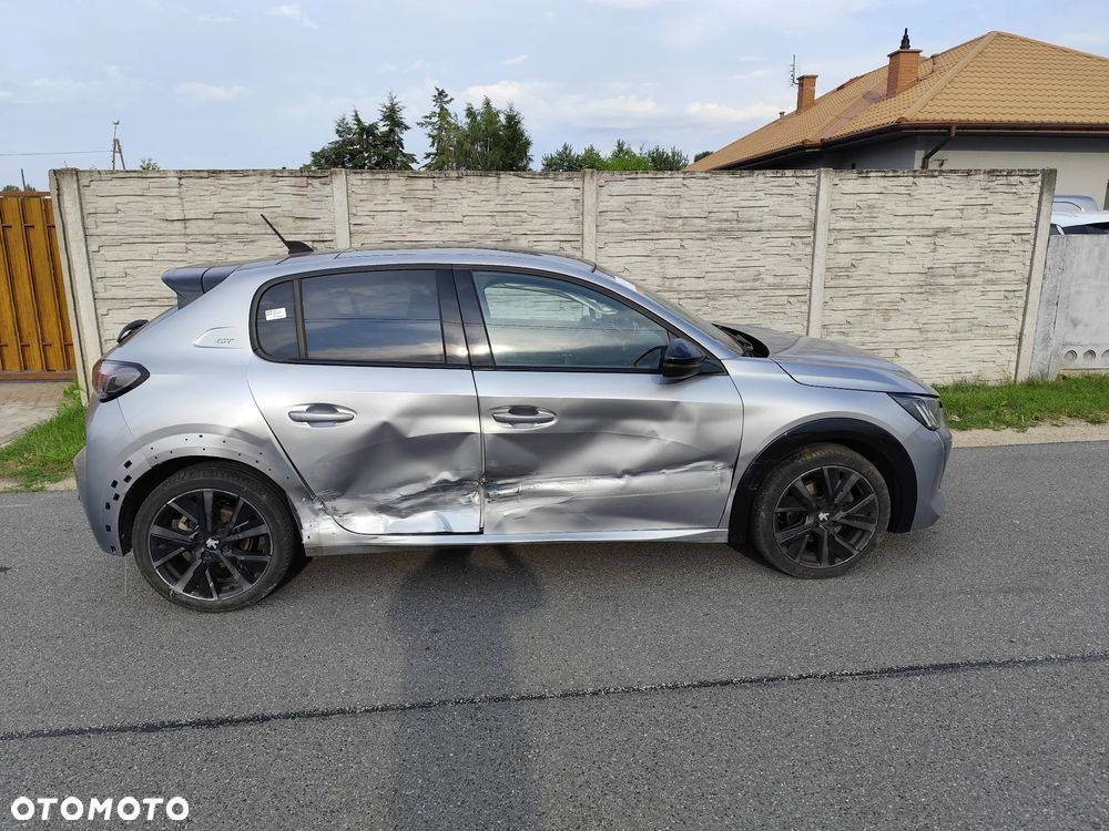 Peugeot 208 PureTech 130 EAT8 GT - 11
