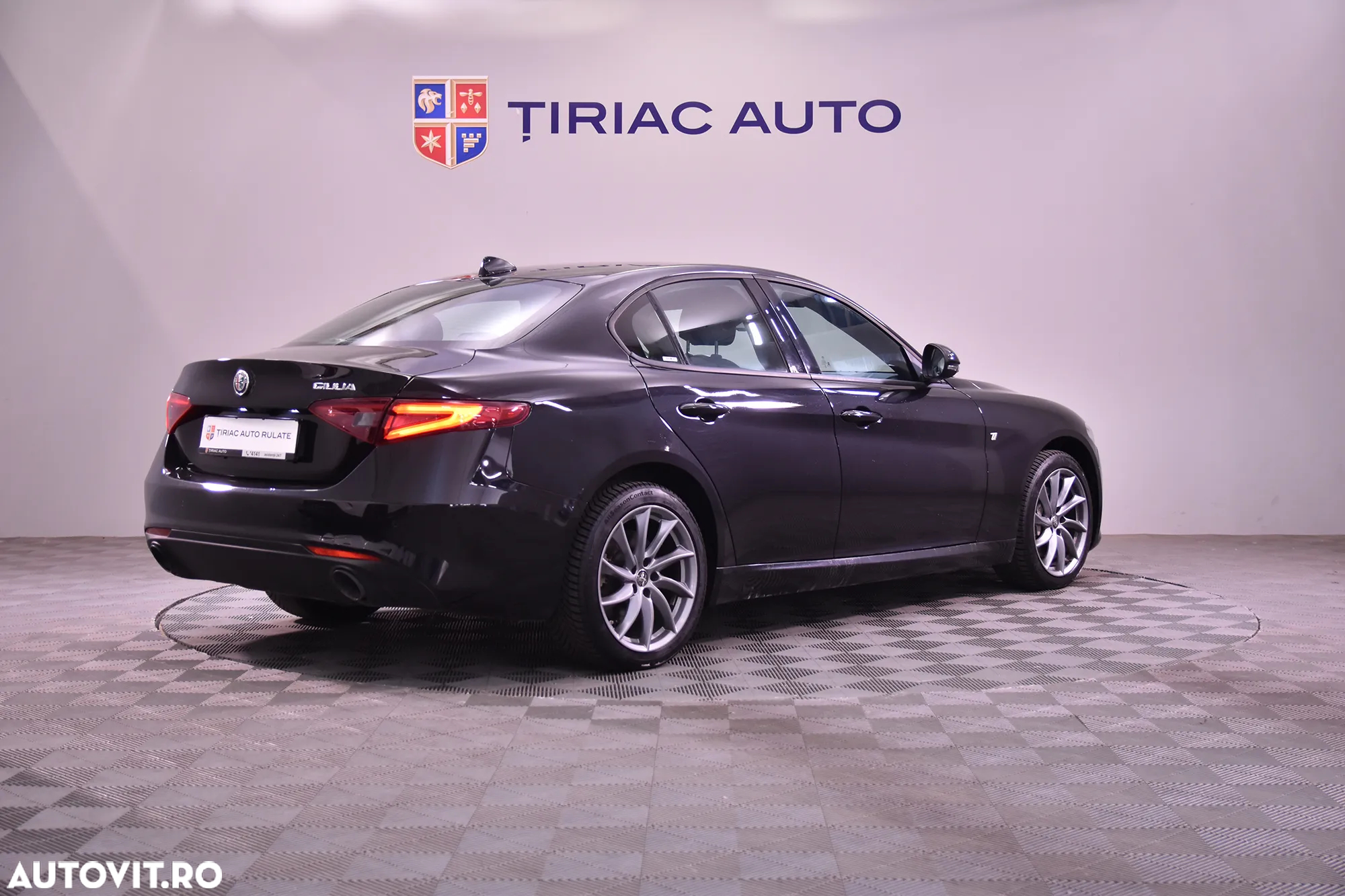 Alfa Romeo Giulia 2.0 Turbo 16V AT8-Q4 Ti - 5
