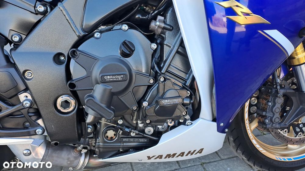 Yamaha R1 - 19