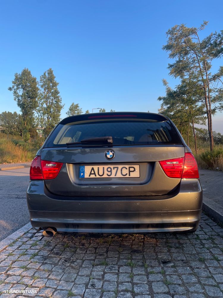 BMW 318 2011 photo 3