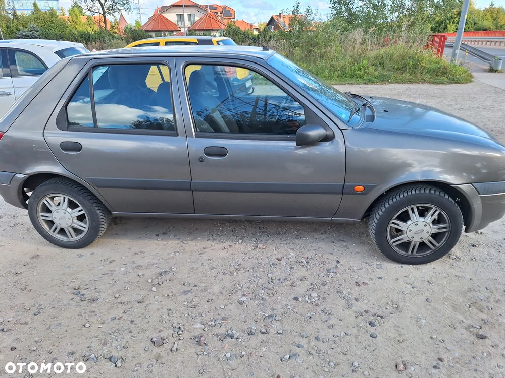 Ford Fiesta - 2
