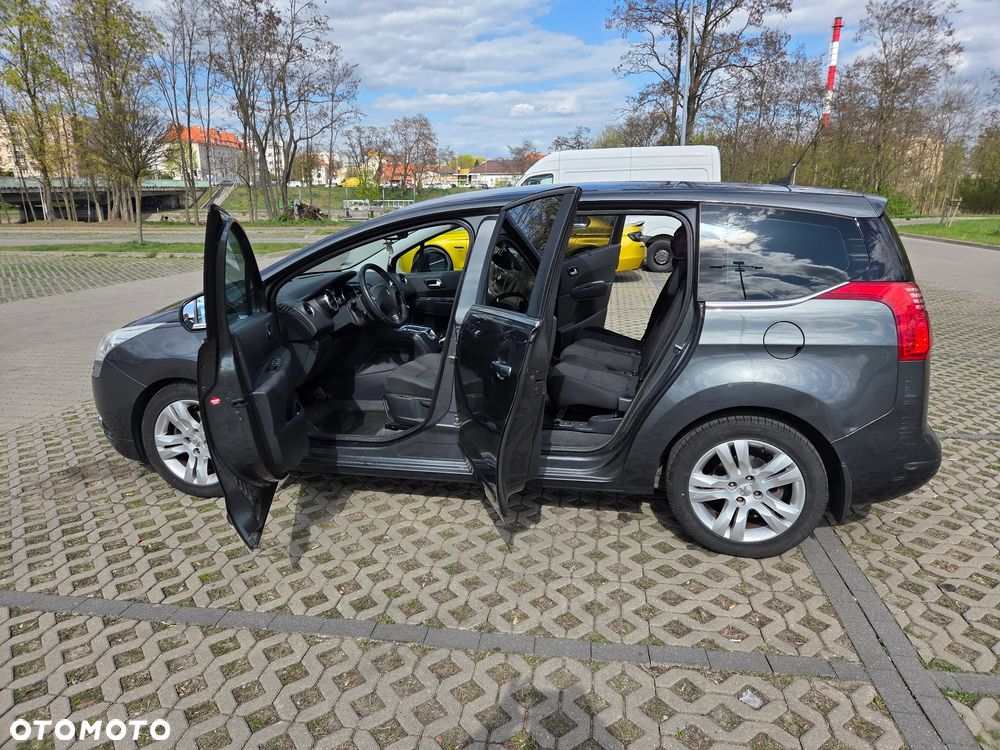 Peugeot 5008 2.0 HDi Family 7os - 8