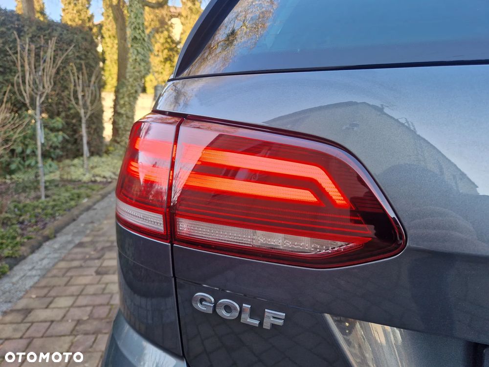 Volkswagen Golf 2.0 TDI R-Line DSG - 11