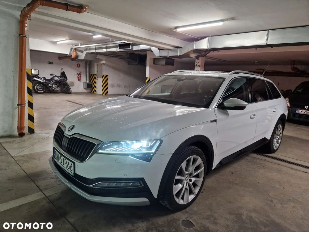 Skoda Superb 2.0 TDI SCR 4x4 Scout DSG - 6