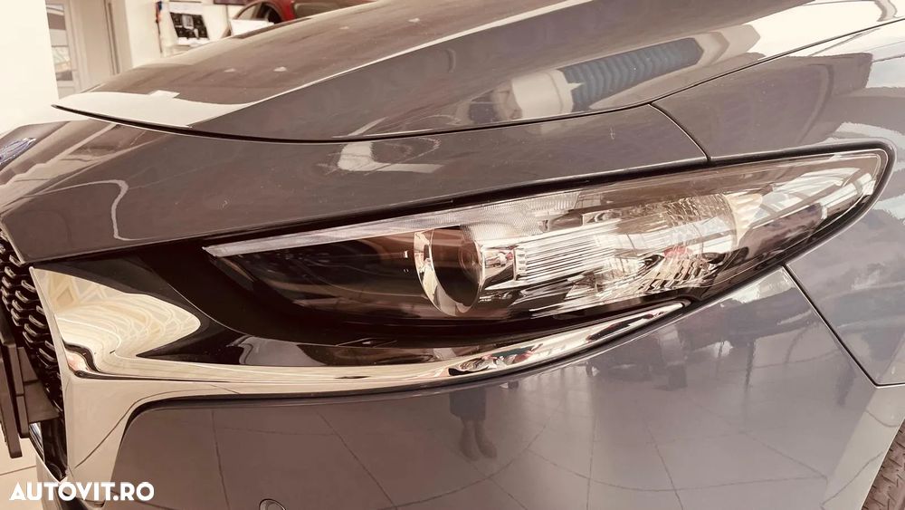 Mazda 3 FASTBACK e-SKYACTIV-X 186 M HYBRID Aut. CENTRE-LINE - 4