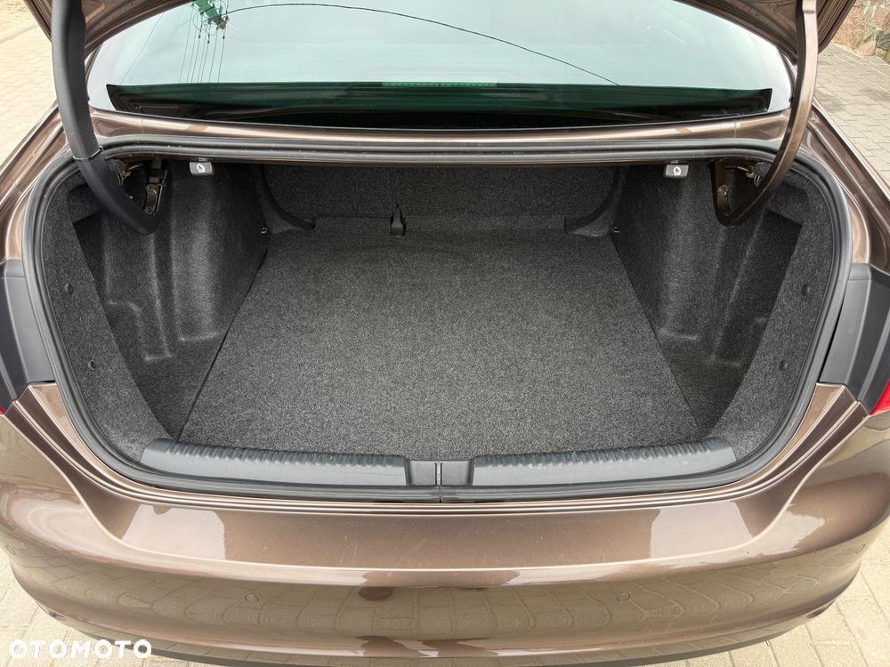 Volkswagen Jetta 1.4 TSI Match - 27