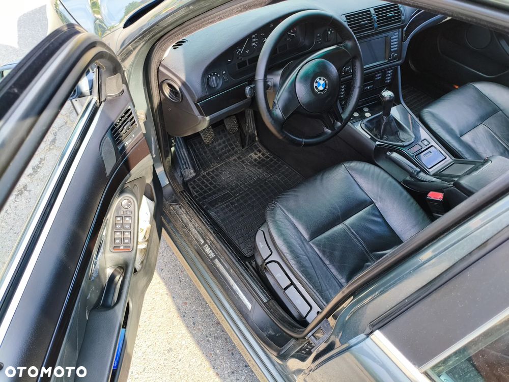 BMW Seria 5 530d Touring - 12