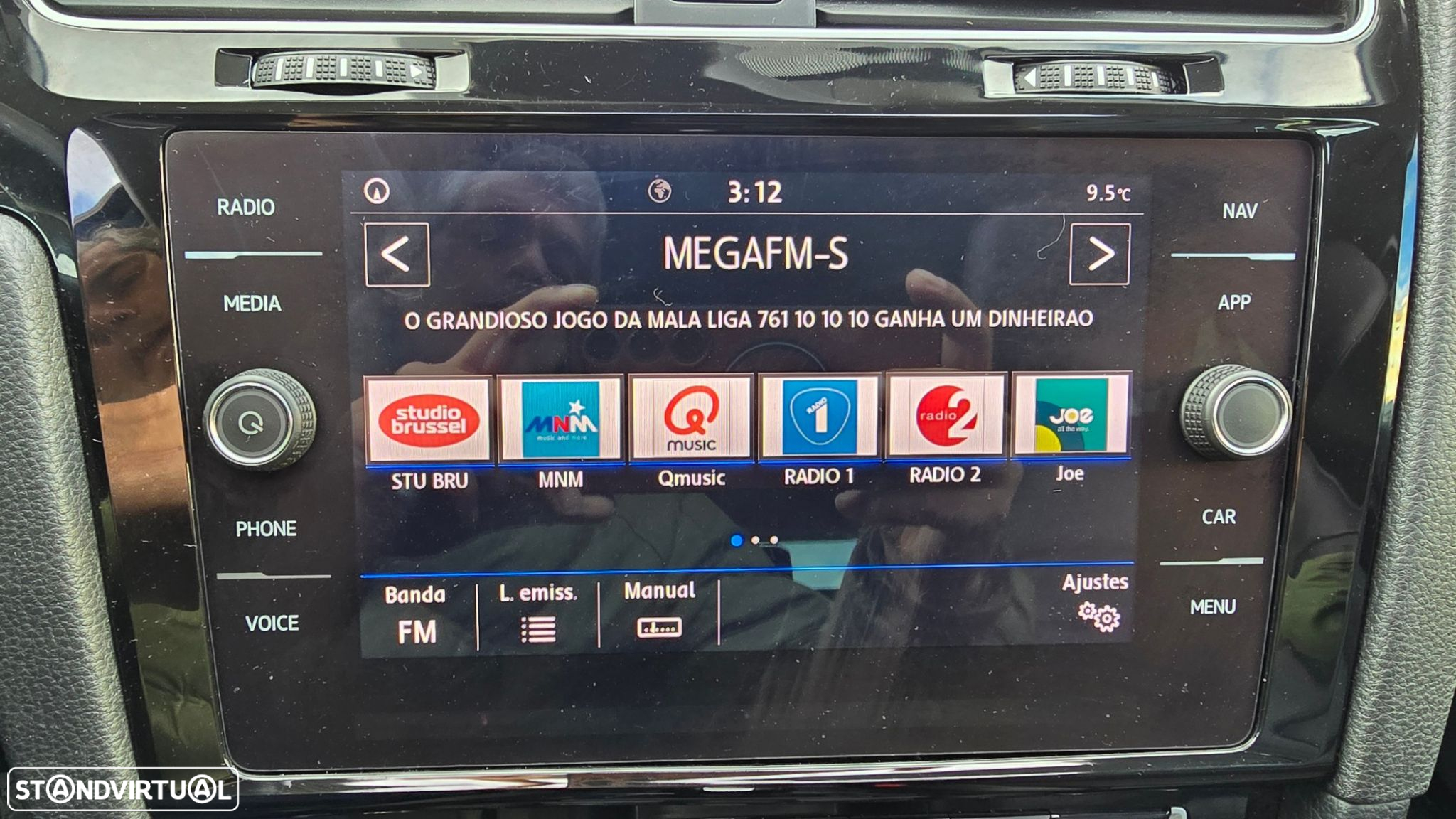 VW Golf Variant 1.6 TDi Highline DSG - 36