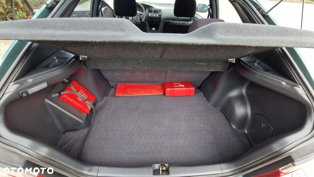 Toyota Corolla - 22