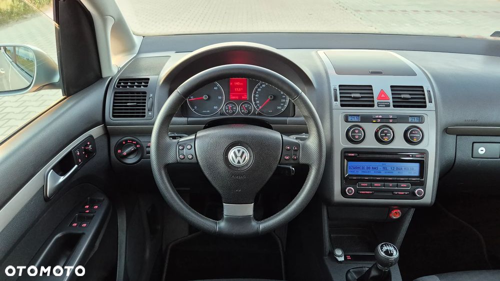 Volkswagen Touran 2.0 TDI Highline - 32