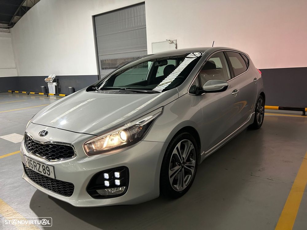 Kia Ceed 1.6 CRDi GT Line - 4