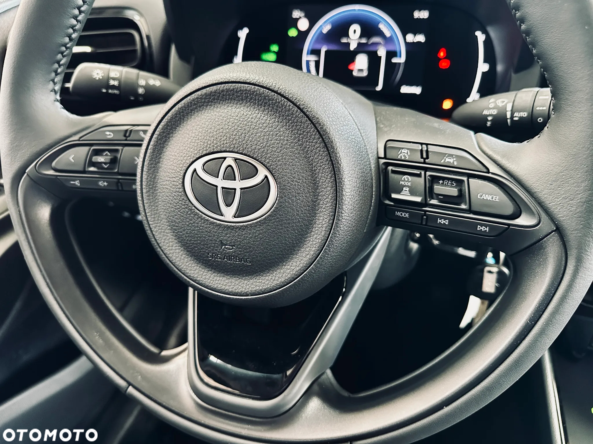 Toyota Yaris Hybrid 1.5 Style - 19