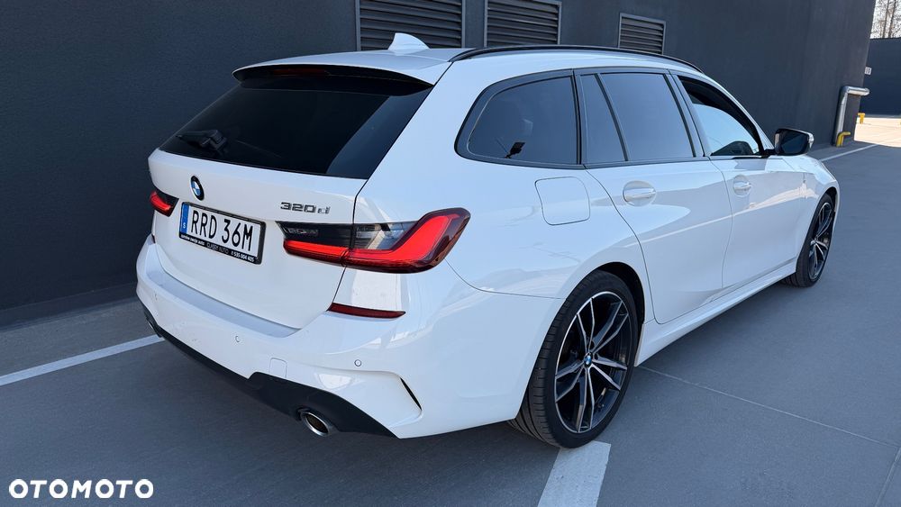 BMW Seria 3 320d xDrive M Sport Shadow - 31