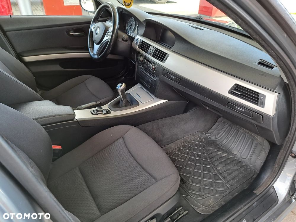 BMW Seria 3 - 16