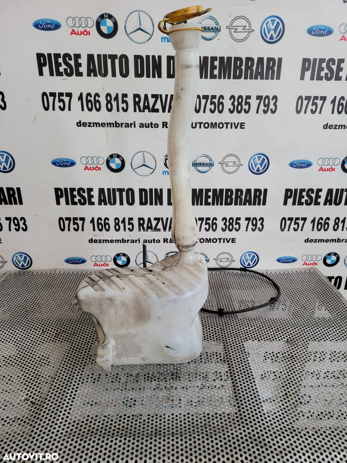 Bidonas Vas Lichid Parbriz Stropgel Renault Master An 2019-2020-2021-2022 Dezmembrez Renault Master - 3