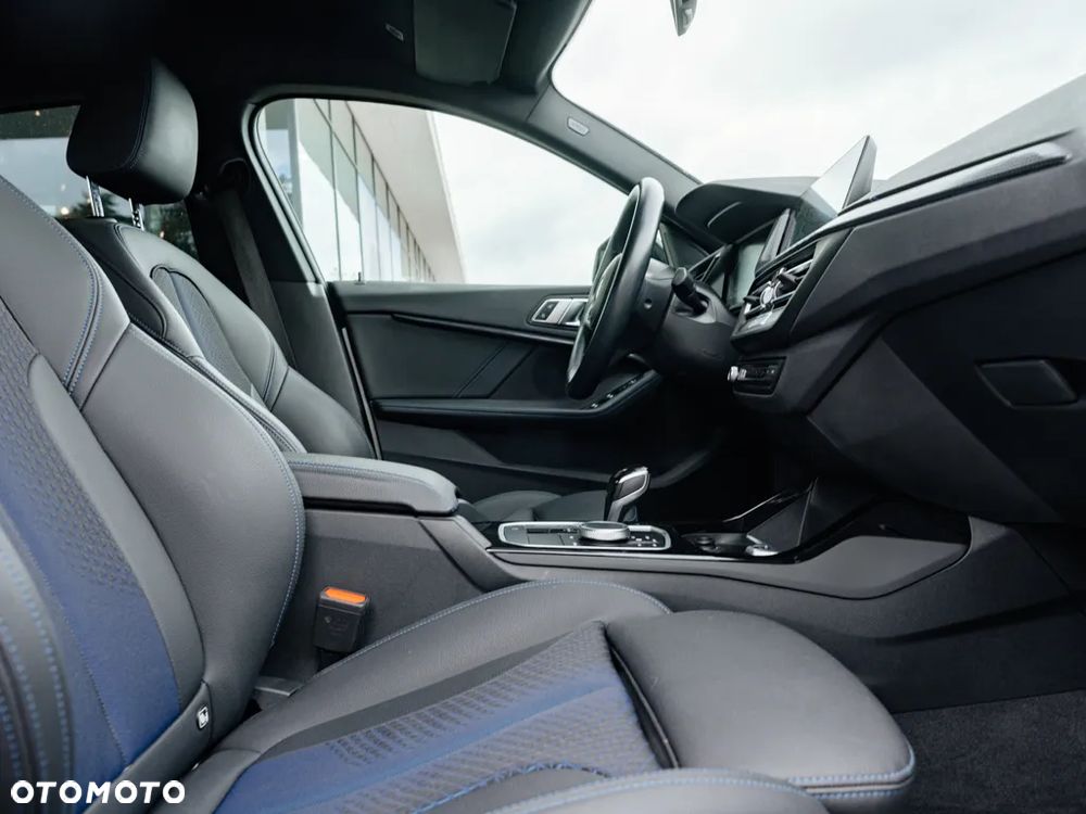 BMW Seria 2 218i M Sport - 8