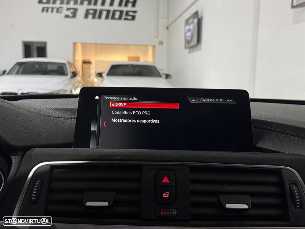 BMW 330 e iPerformance Pack M - 29