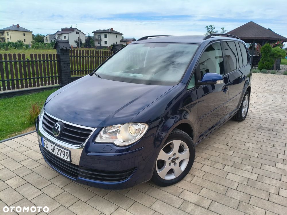 Volkswagen Touran - 1