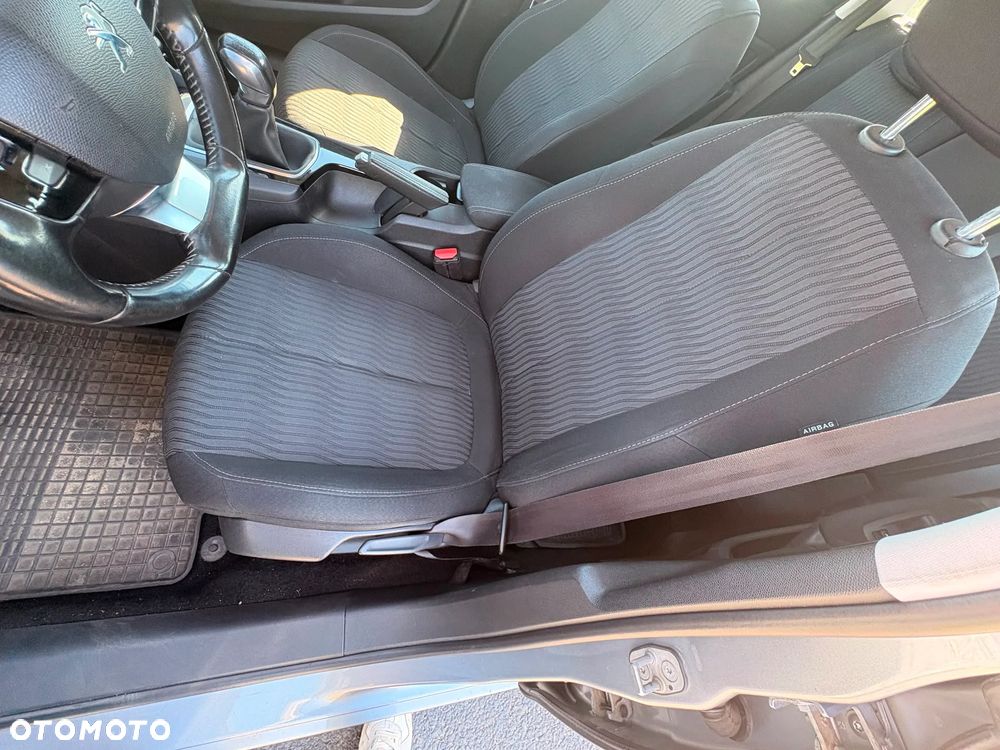 Peugeot 308 1.6 HDi Active - 11