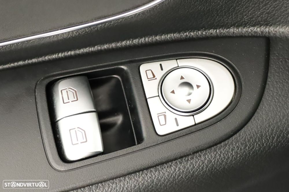 Mercedes-Benz Vito Tourer Longa Aut. SELECT - 17