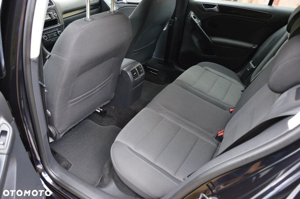 Volkswagen Golf - 28