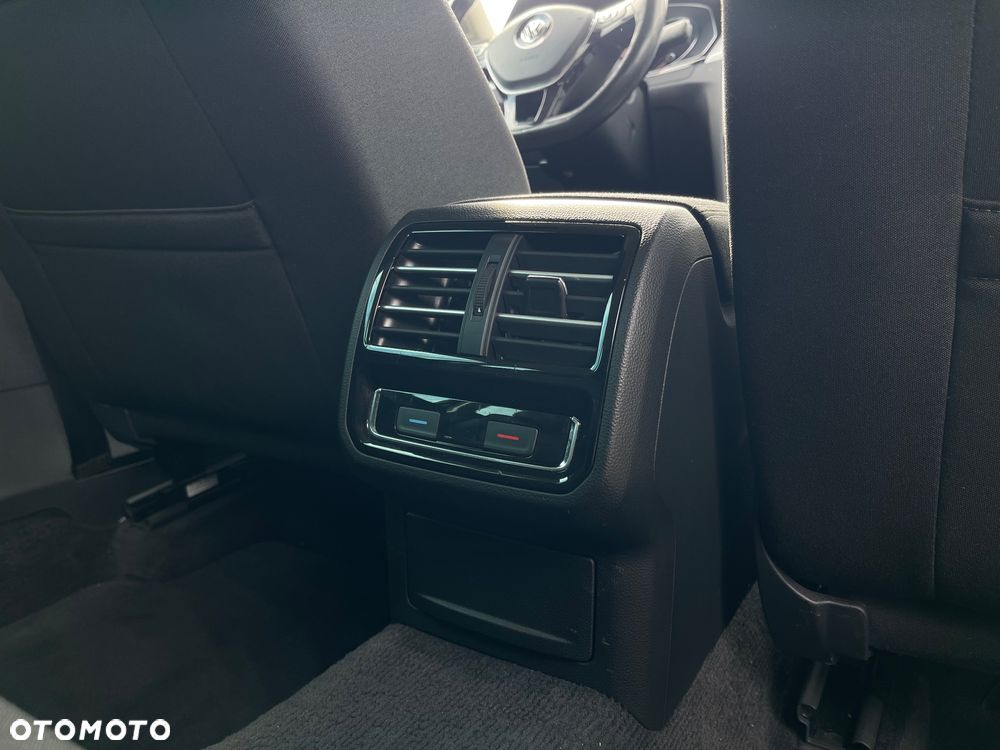Volkswagen Passat 2.0 TDI Business DSG - 23