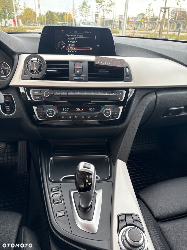 BMW Seria 3 318d Sport Line - 14