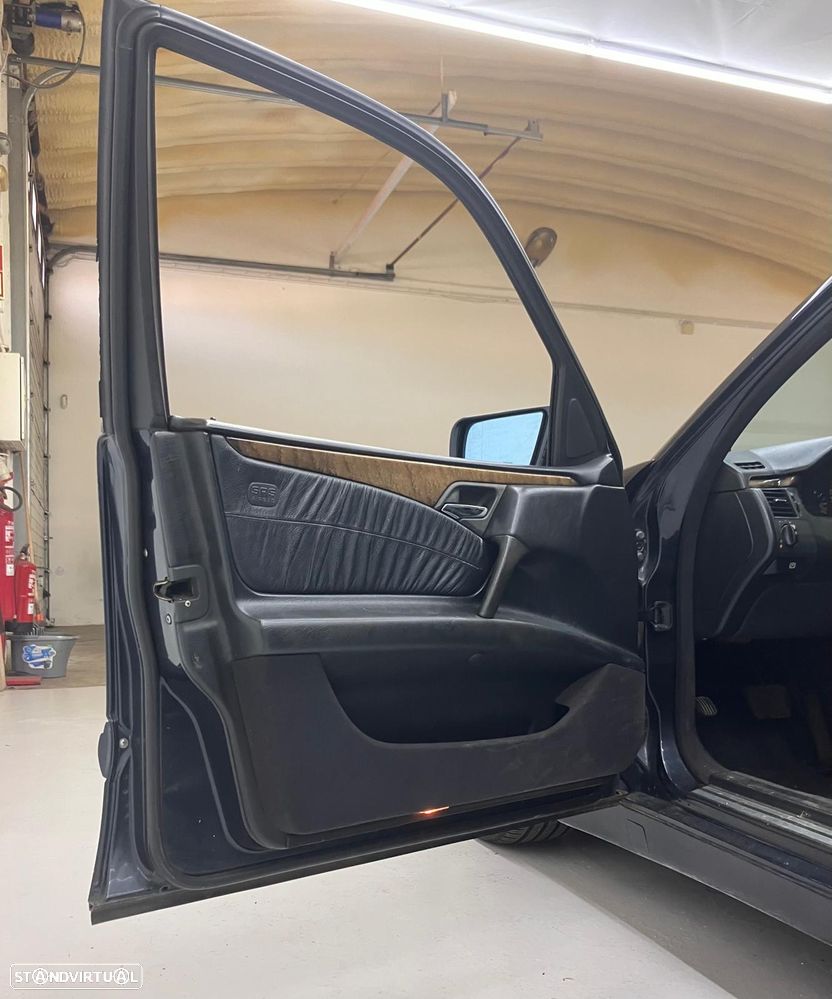 Mercedes-Benz E 300 - 8