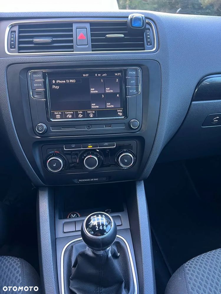 Volkswagen Jetta 1.2 TSI Comfortline - 34