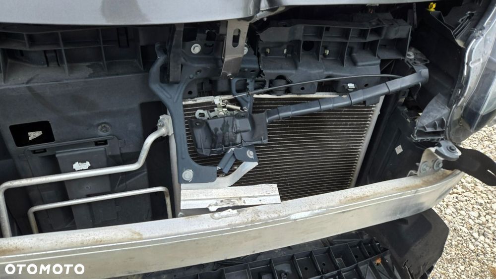 Peugeot 2008 - 8