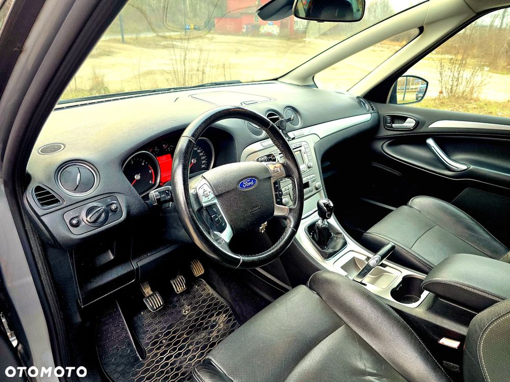 Ford S-Max - 10