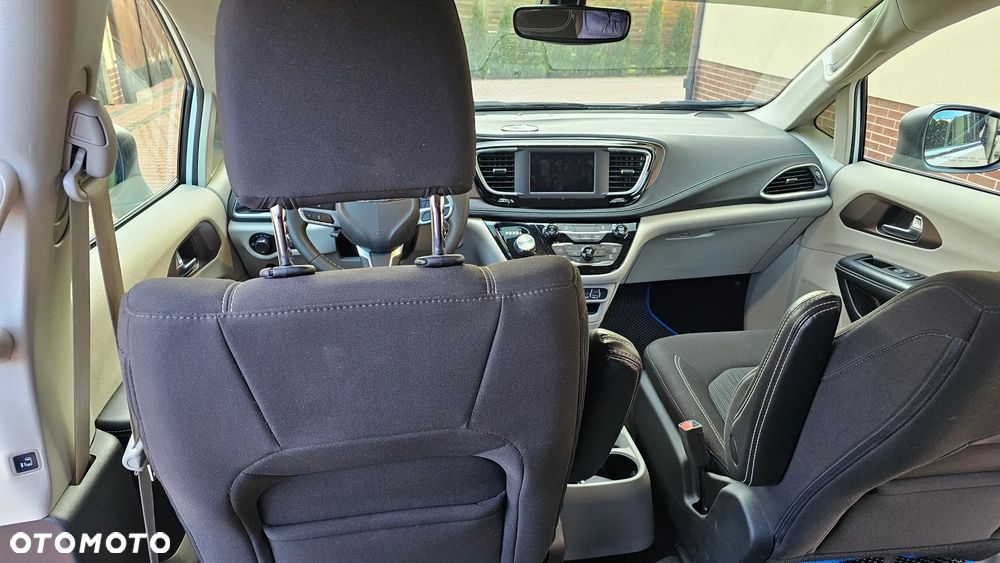 Chrysler Pacifica - 33