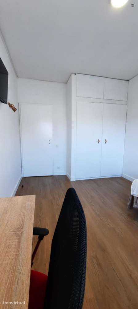 Quarto - localizado em Paranhos Porto - Grande imagem: 4/21