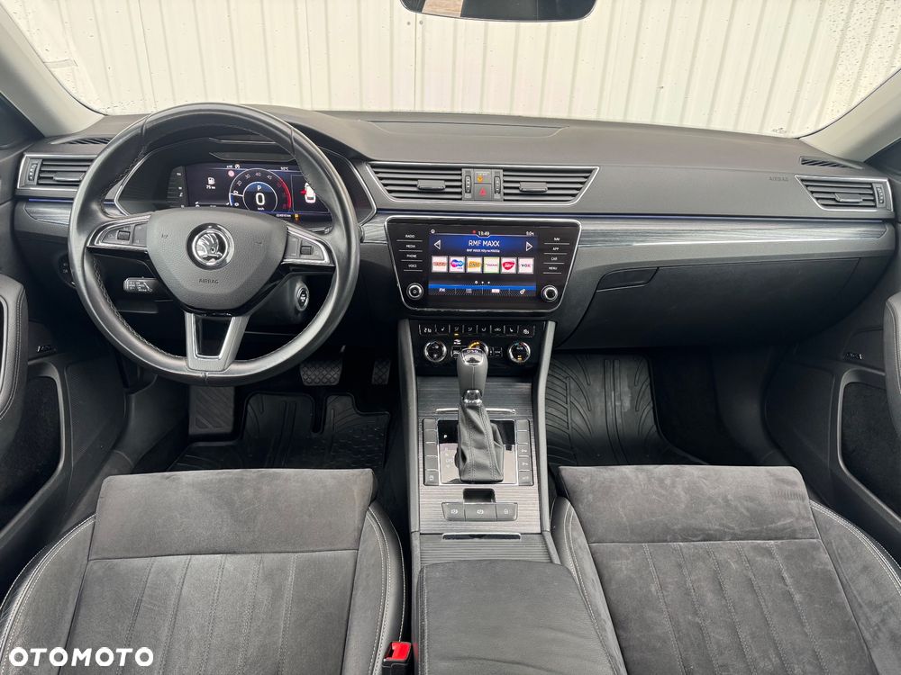 Skoda Superb 2.0 TDI DSG Premium Edition - 8
