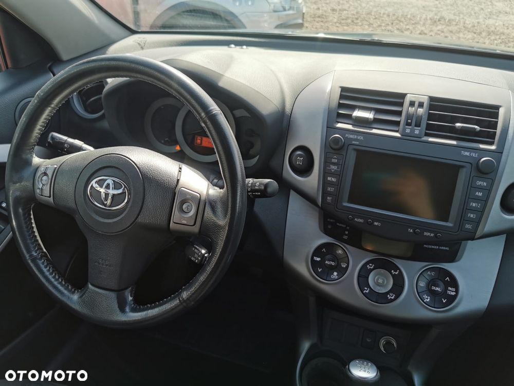 Toyota RAV4 2.2 D-4D 4x4 Sol - 12