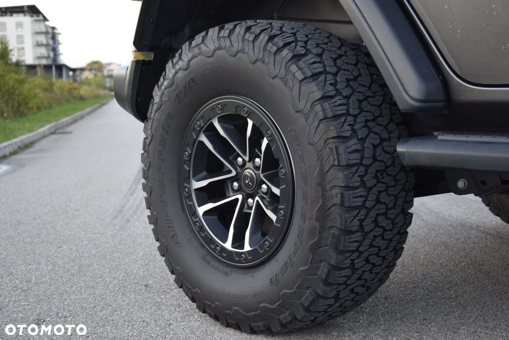 Jeep Wrangler - 10
