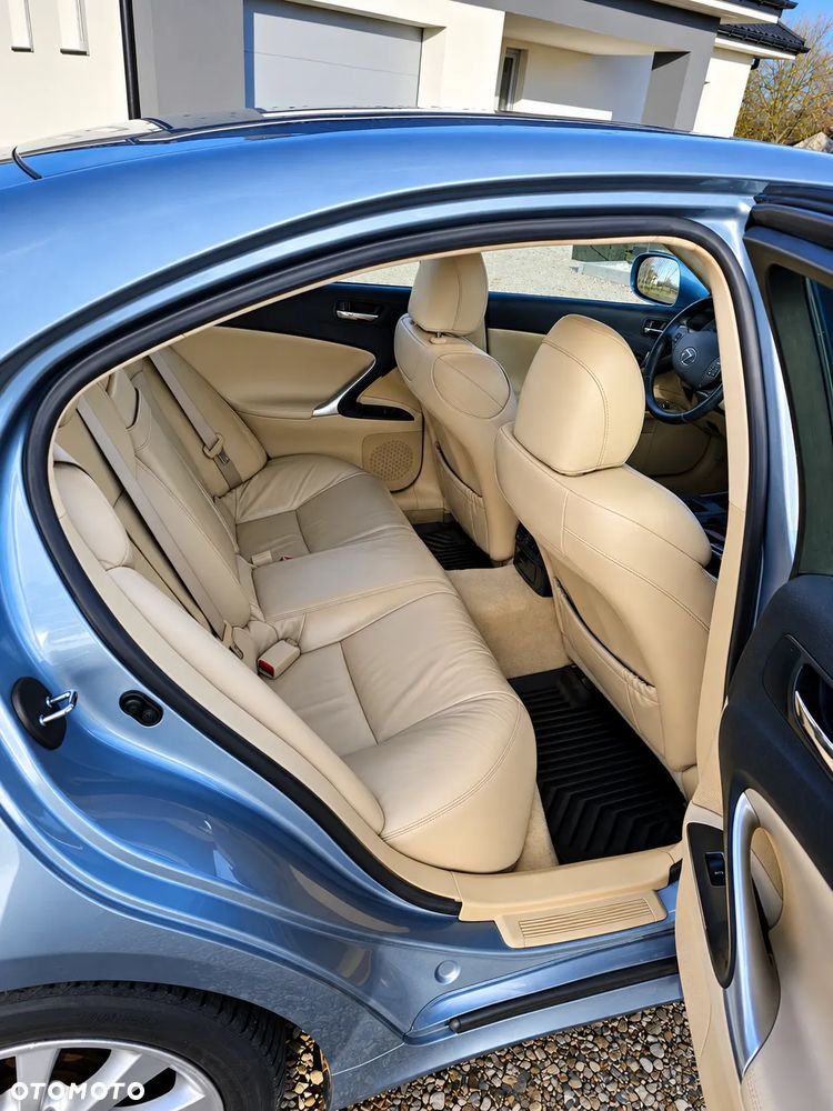 Lexus IS 220 D Elegance - 3