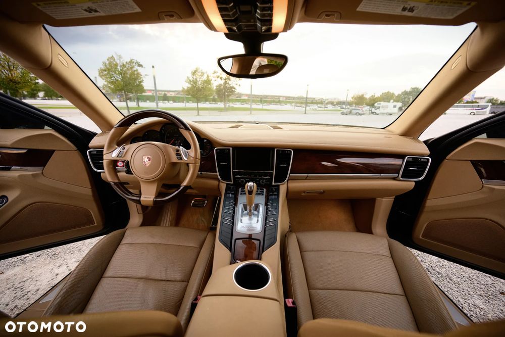Porsche Panamera - 38