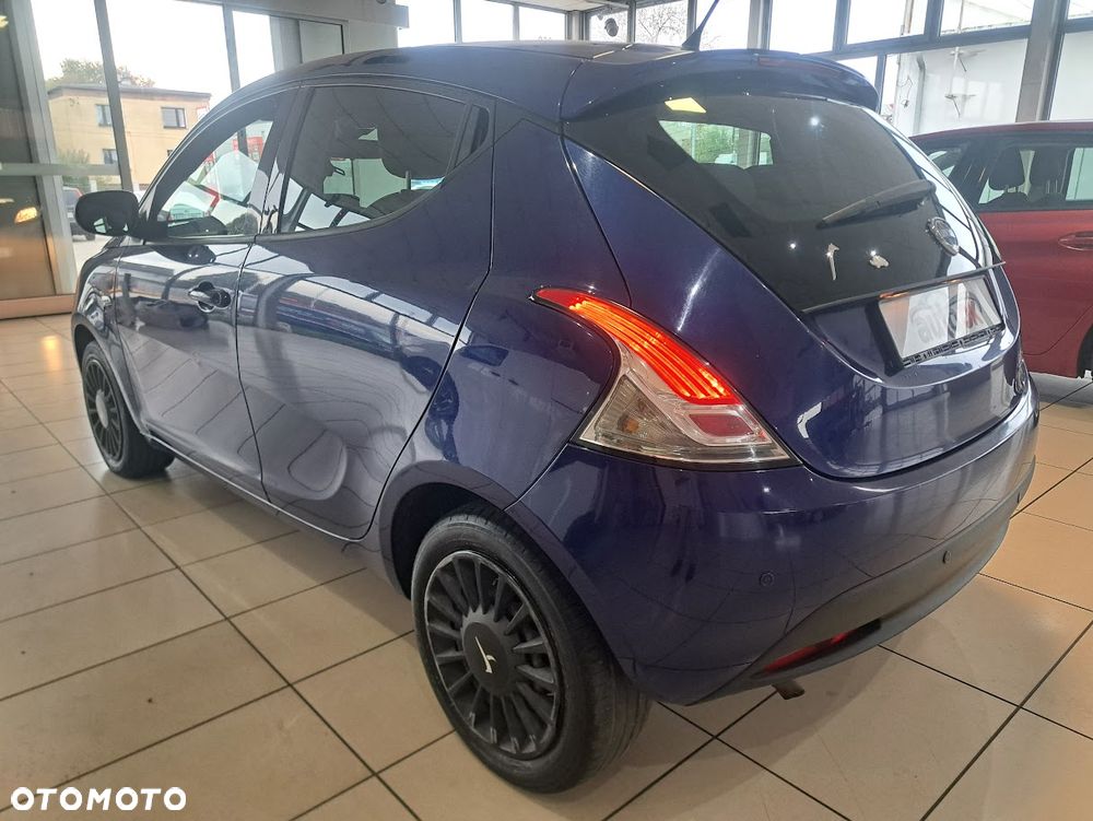 Lancia Ypsilon 1.2 8V Elefantino S&S - 4