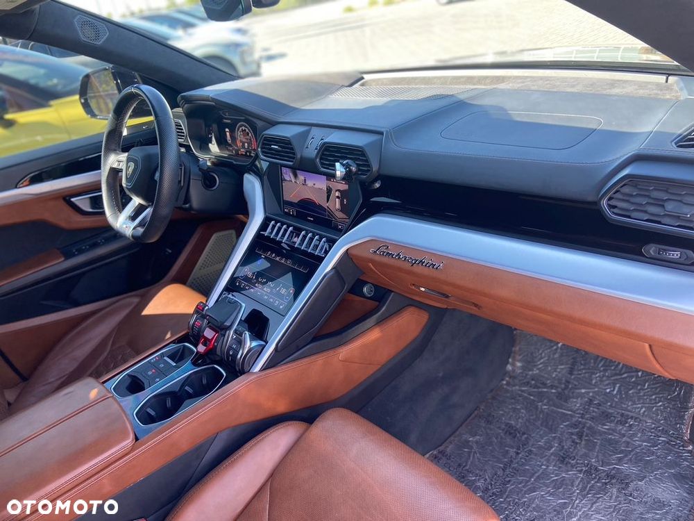 Lamborghini Urus Standard - 26