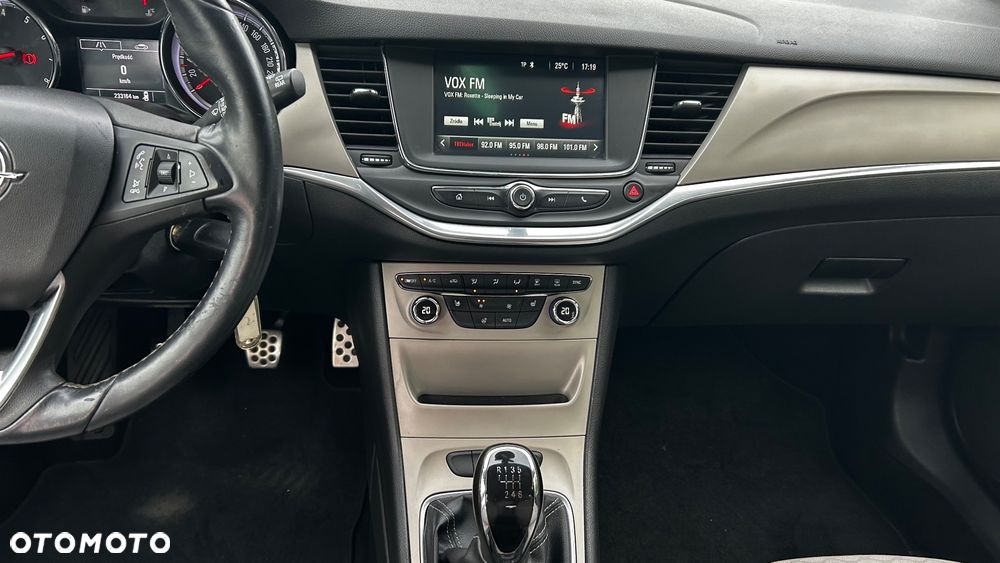 Opel Astra 1.4 Turbo Edition - 10