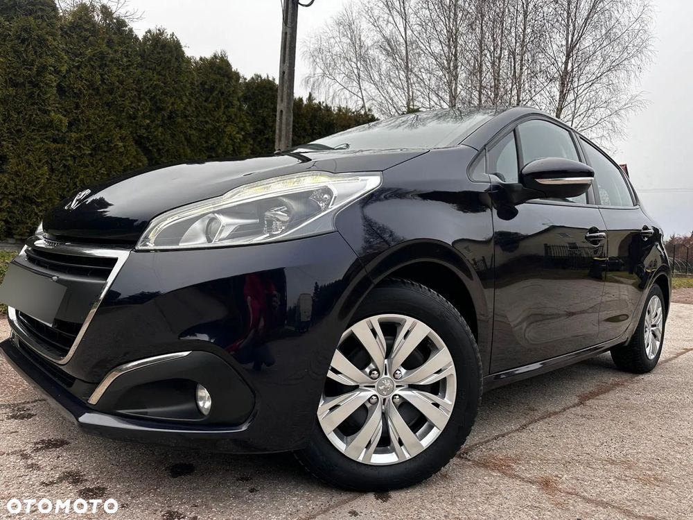 Peugeot 208 - 1